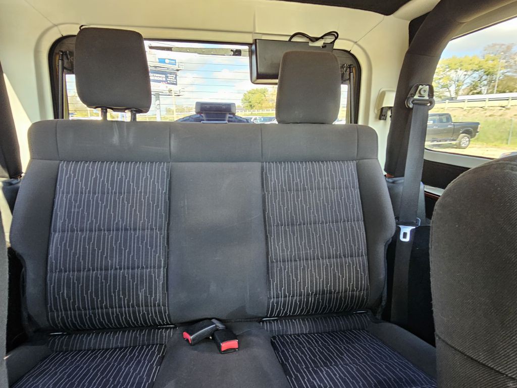 2011 Jeep Wrangler Image 14