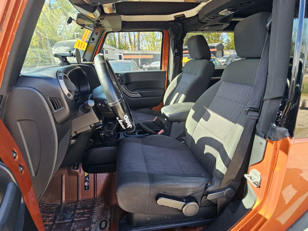 2011 Jeep Wrangler Image 16