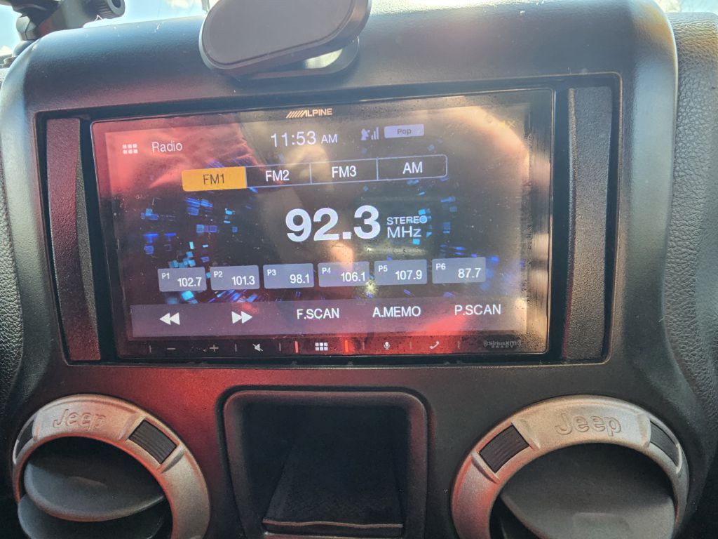 2011 Jeep Wrangler Image 22