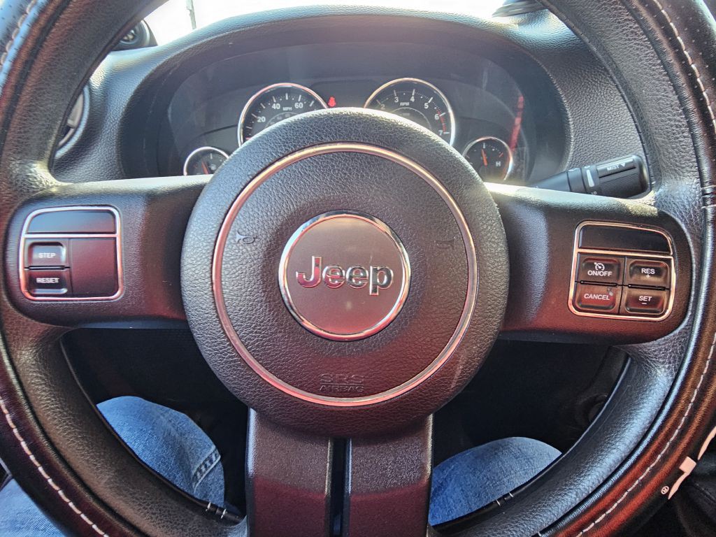 2011 Jeep Wrangler Image 24