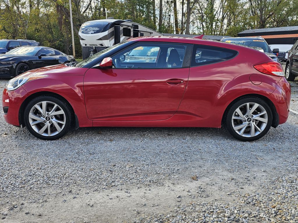 2016 Hyundai Veloster Image 2