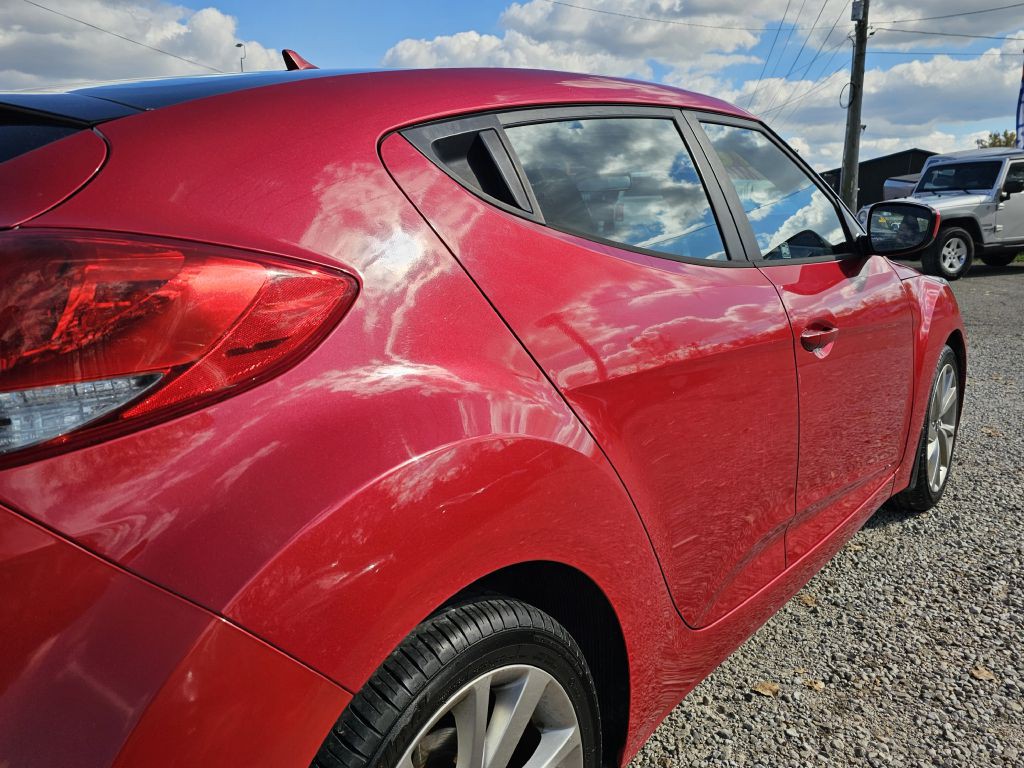 2016 Hyundai Veloster Image 9