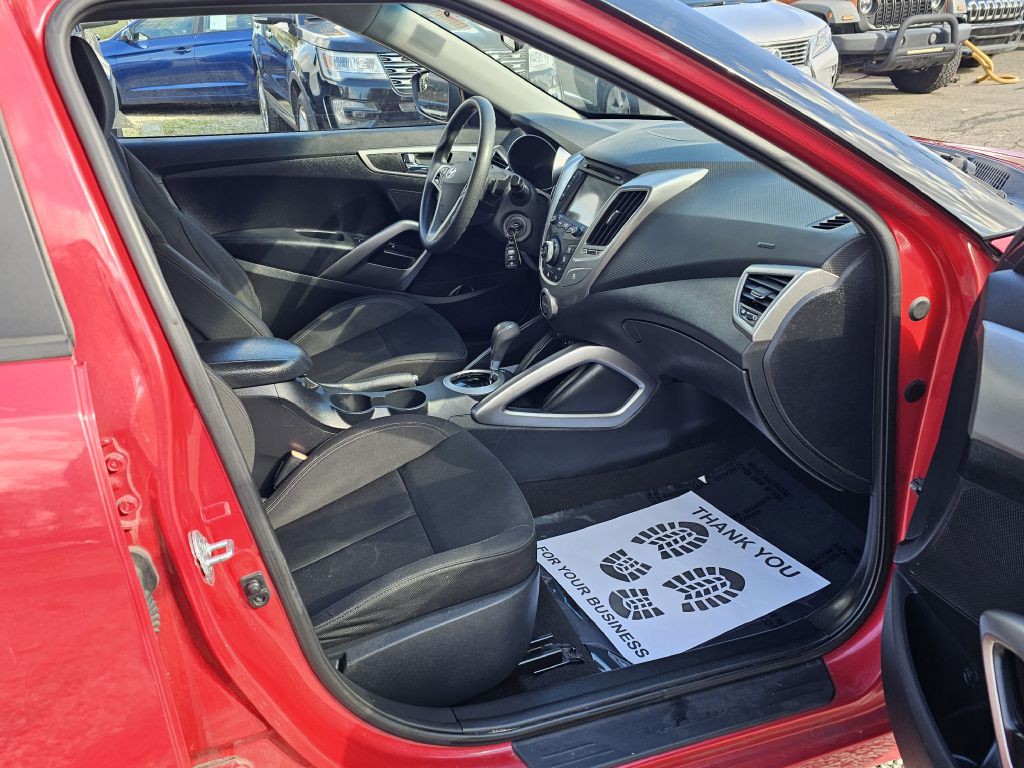 2016 Hyundai Veloster Image 11