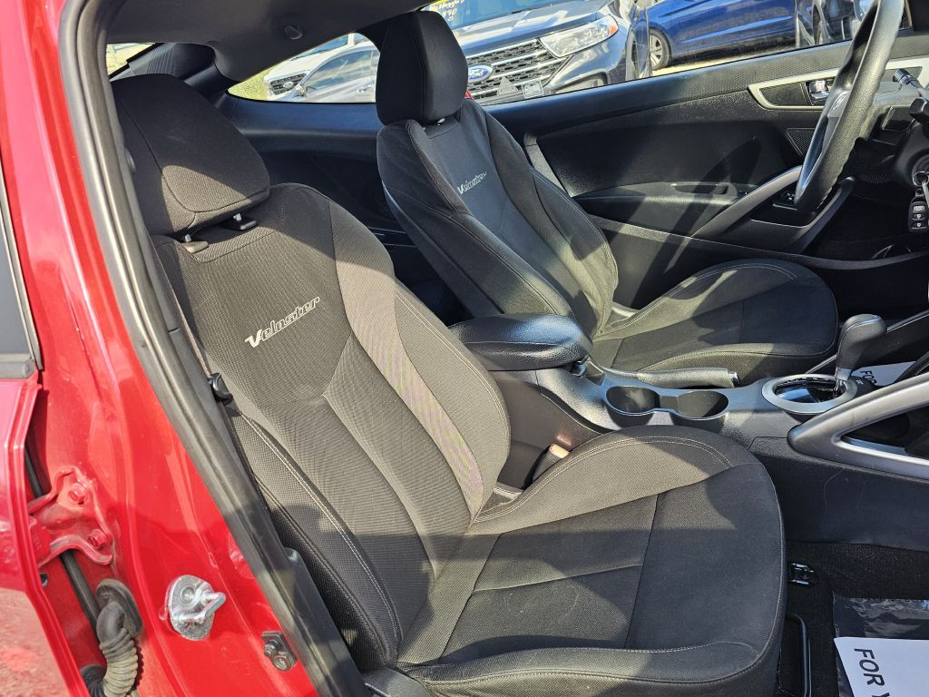 2016 Hyundai Veloster Image 12