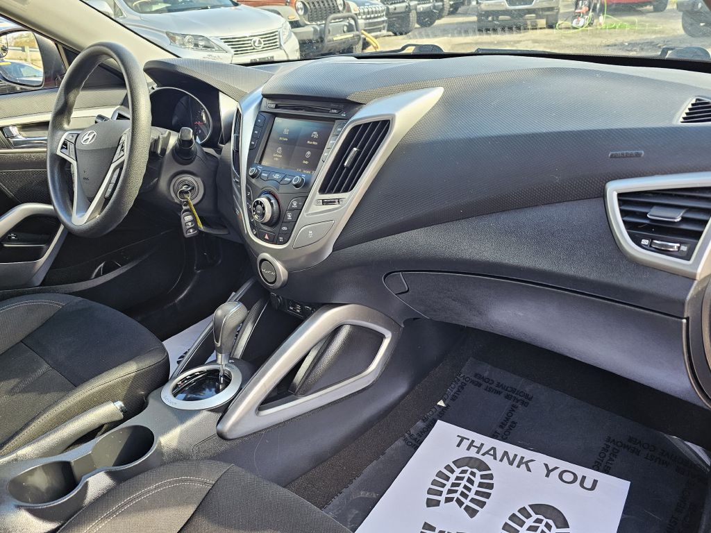 2016 Hyundai Veloster Image 13