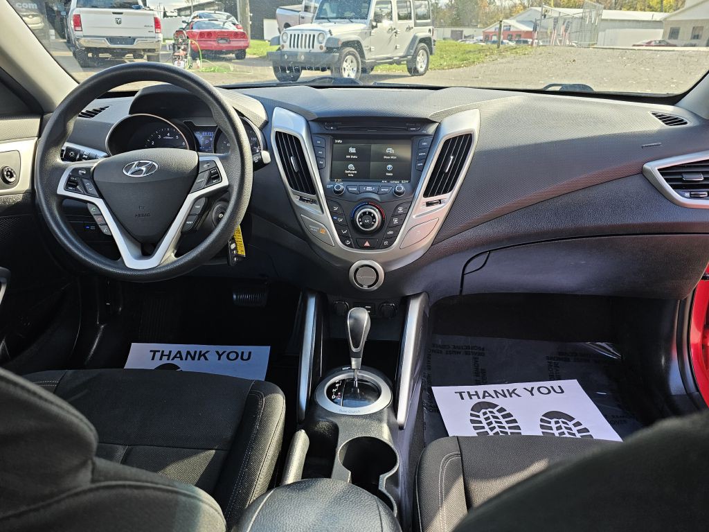 2016 Hyundai Veloster Image 17