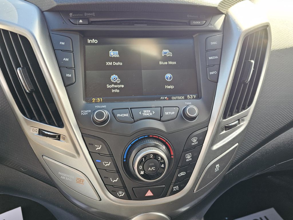 2016 Hyundai Veloster Image 21