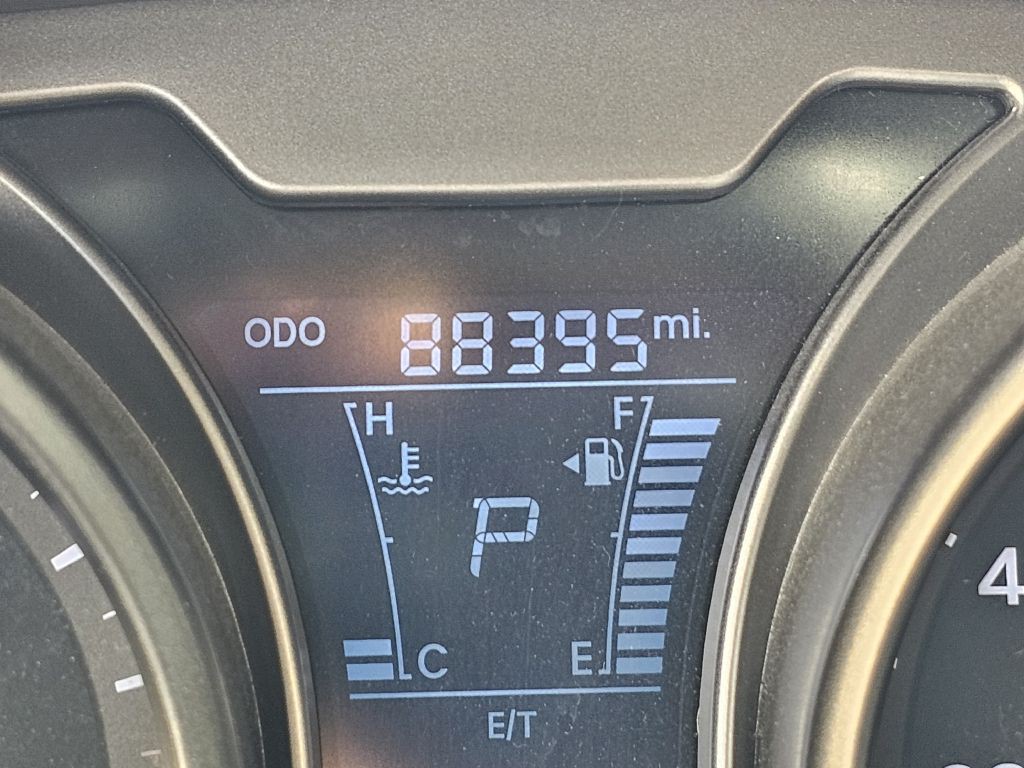 2016 Hyundai Veloster Image 24