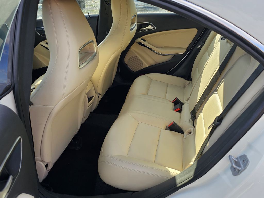 2014 Mercedes-Benz CLA-Class Image 14