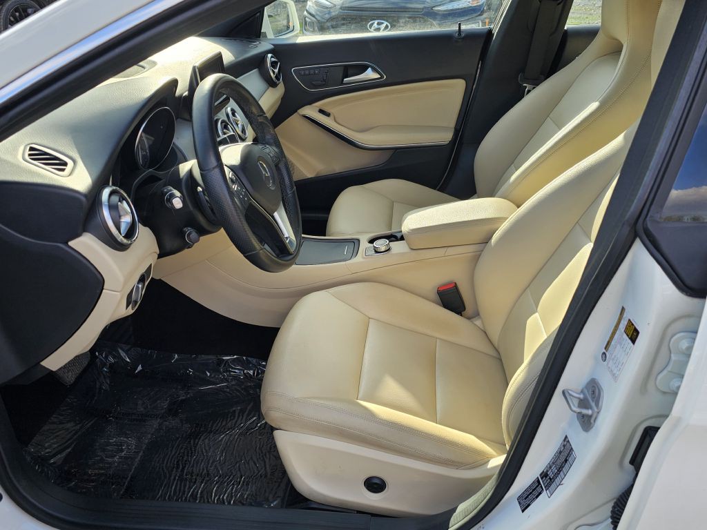 2014 Mercedes-Benz CLA-Class Image 16