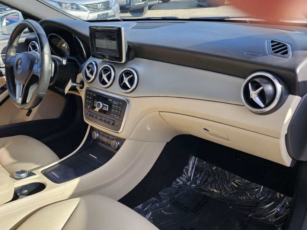 2014 Mercedes-Benz CLA-Class Image 20