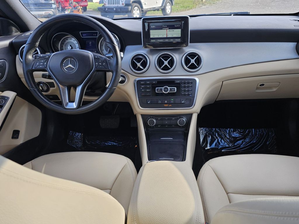 2014 Mercedes-Benz CLA-Class Image 21