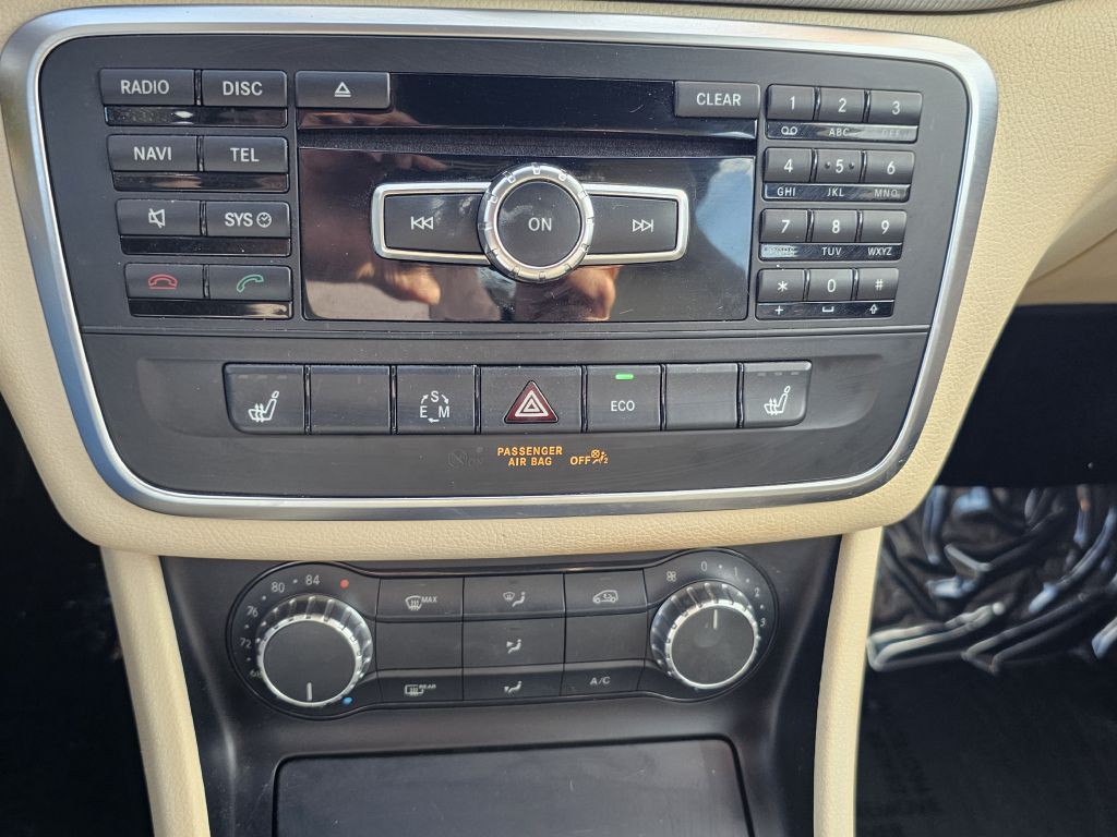 2014 Mercedes-Benz CLA-Class Image 28