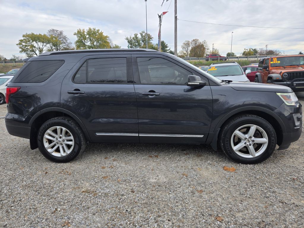 2017 Ford Explorer Image 4