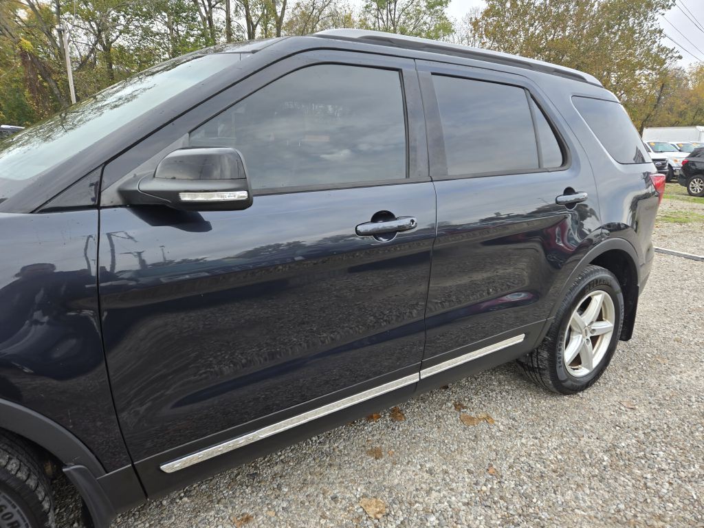 2017 Ford Explorer Image 9