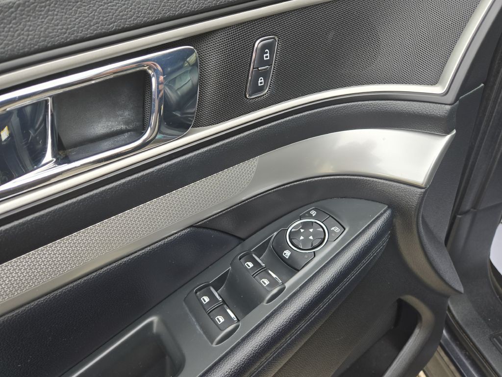2017 Ford Explorer Image 15