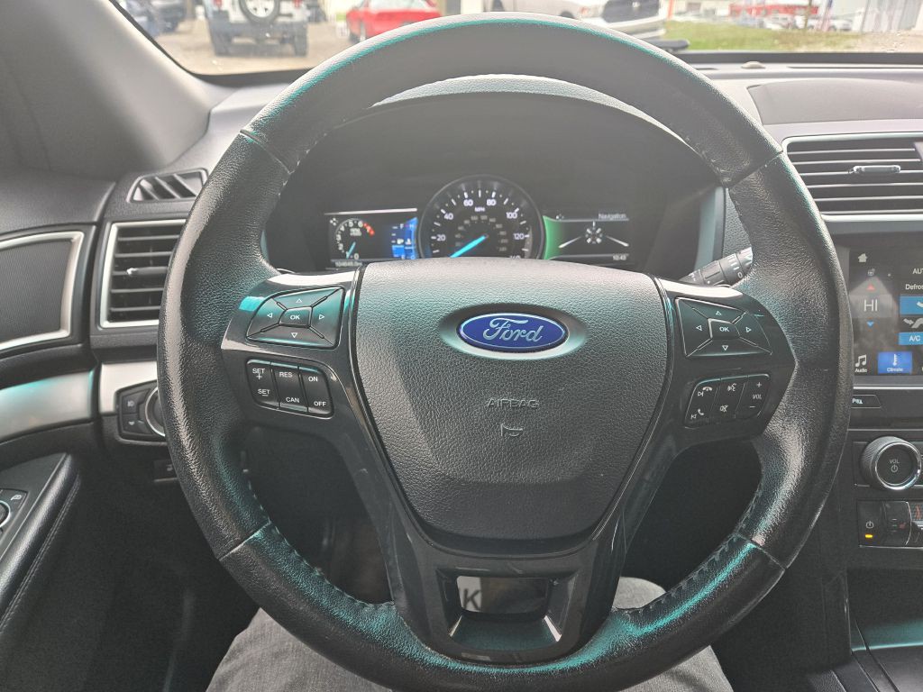 2017 Ford Explorer Image 16