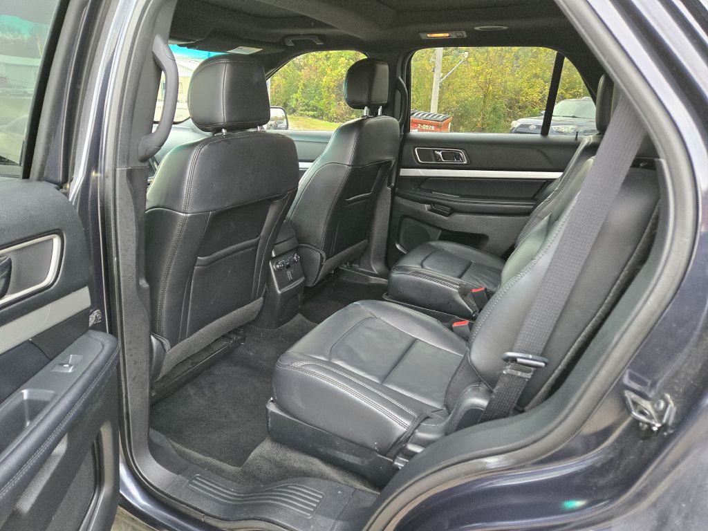 2017 Ford Explorer Image 34