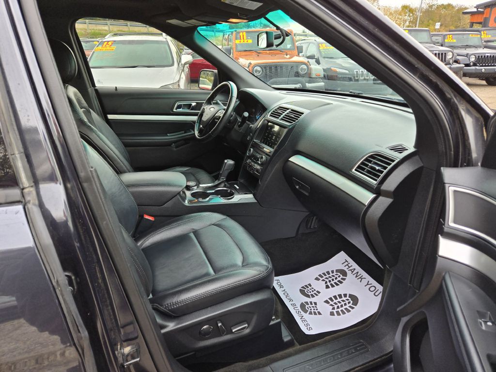 2017 Ford Explorer Image 38