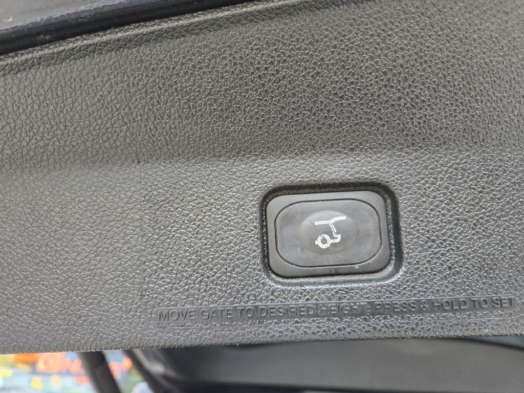 2017 Ford Explorer Image 40