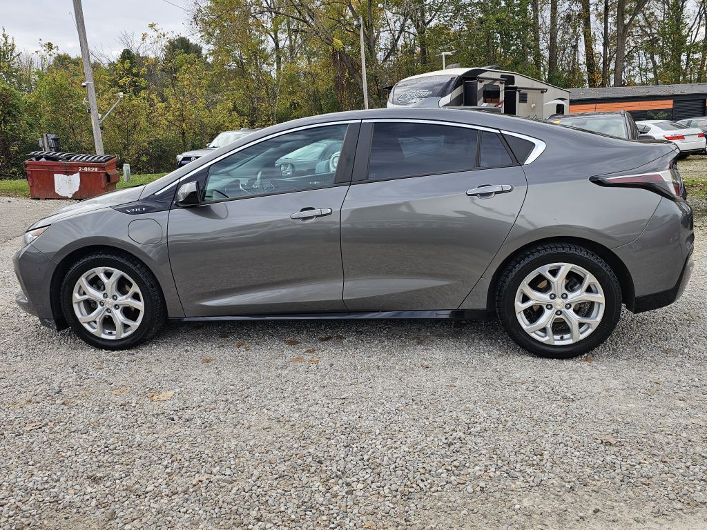 2017 Chevrolet Volt Image 2
