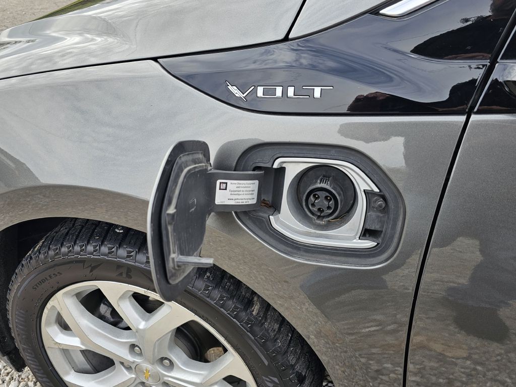 2017 Chevrolet Volt Image 11