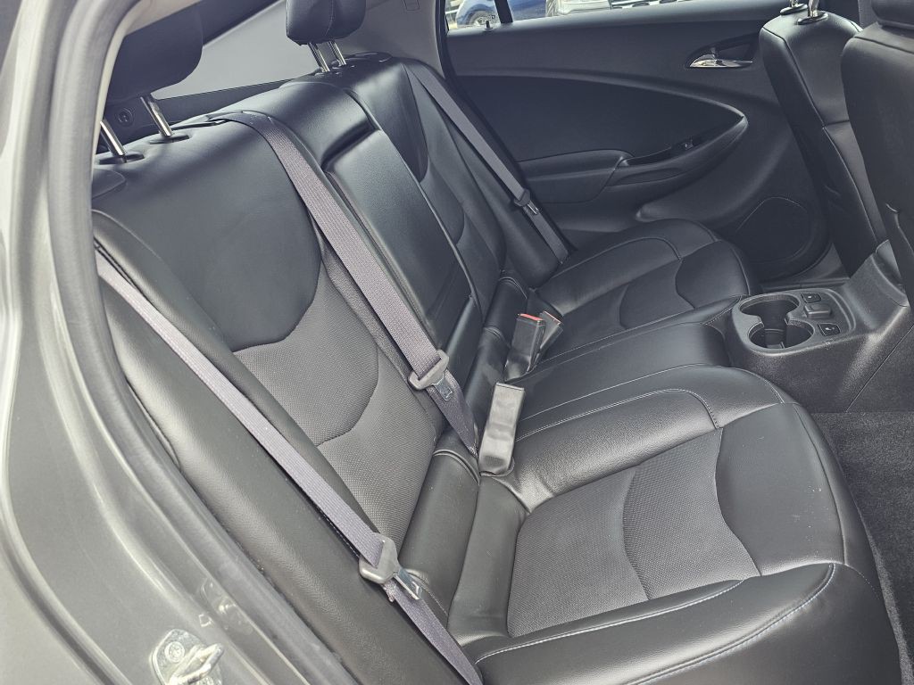 2017 Chevrolet Volt Image 13