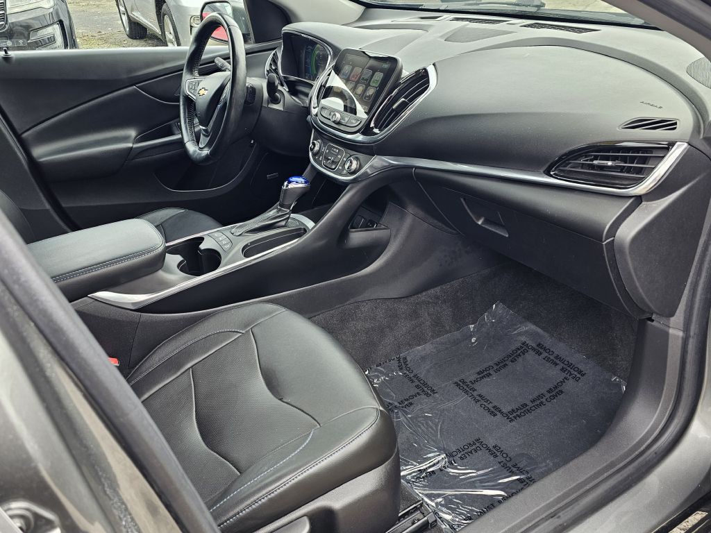 2017 Chevrolet Volt Image 17