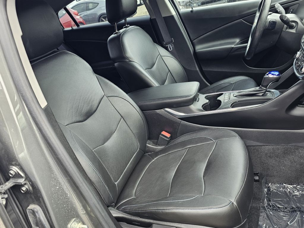 2017 Chevrolet Volt Image 19