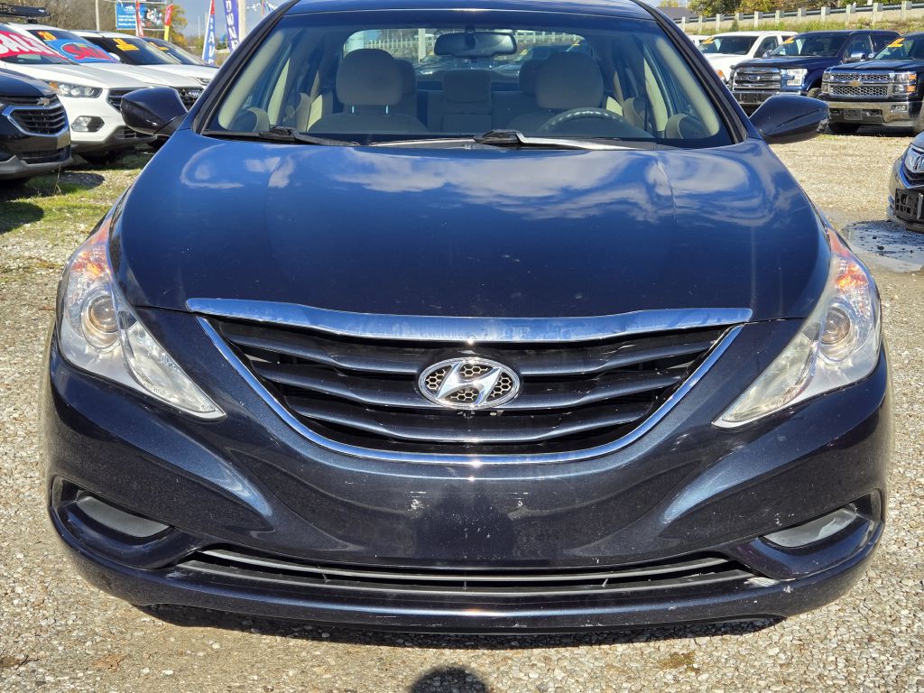 2013 Hyundai Sonata Image 2