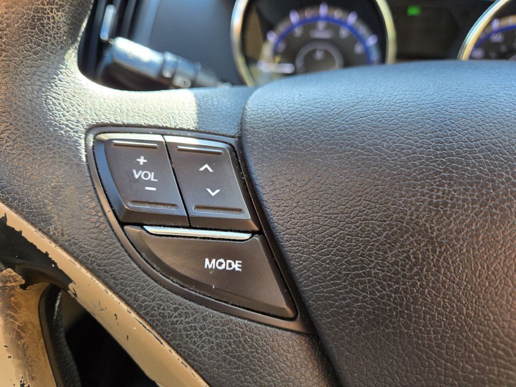 2013 Hyundai Sonata Image 16