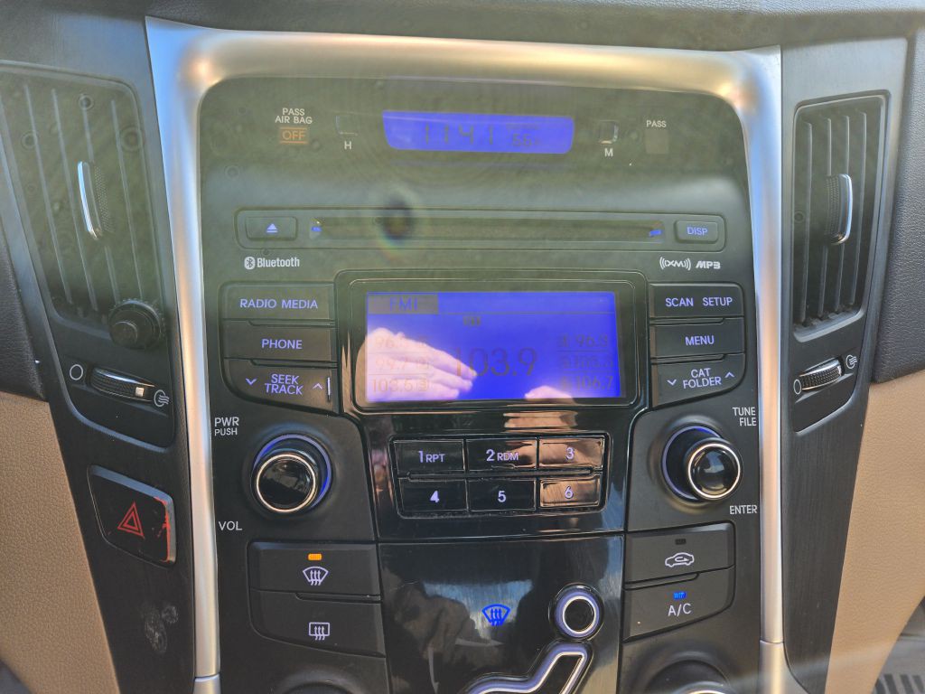 2013 Hyundai Sonata Image 21