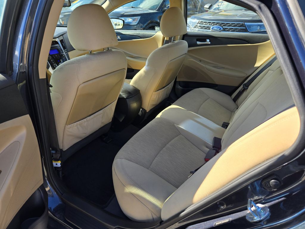 2013 Hyundai Sonata Image 22