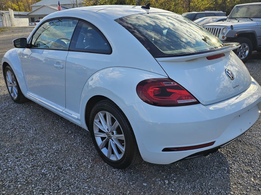 2017 Volkswagen Beetle Image 3