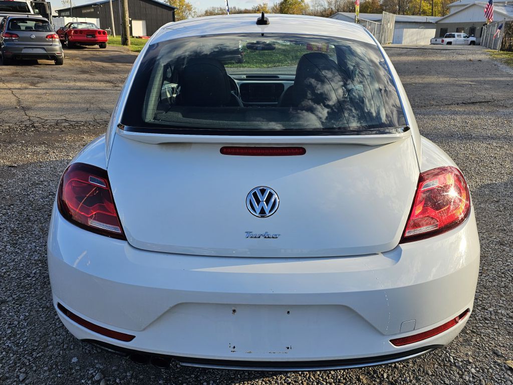 2017 Volkswagen Beetle Image 4
