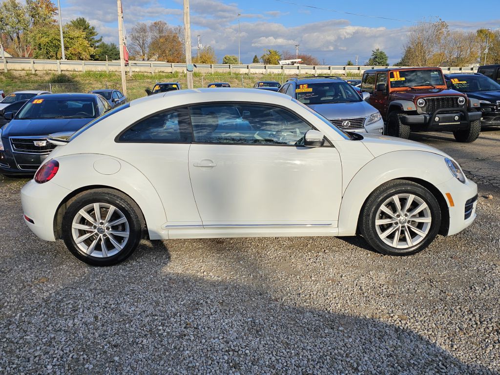 2017 Volkswagen Beetle Image 6