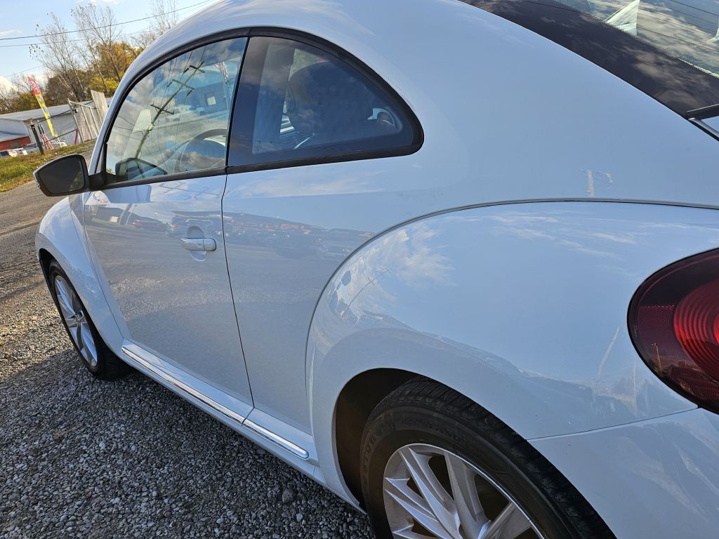 2017 Volkswagen Beetle Image 10