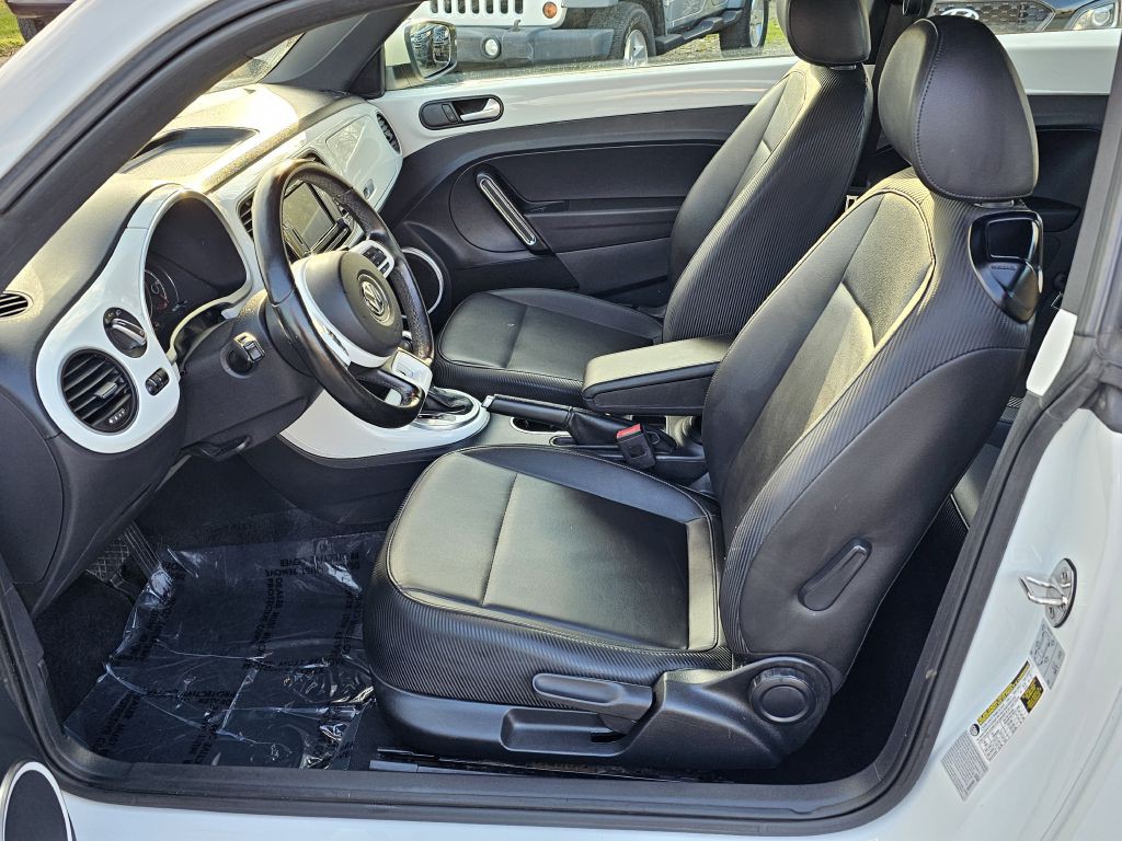 2017 Volkswagen Beetle Image 12