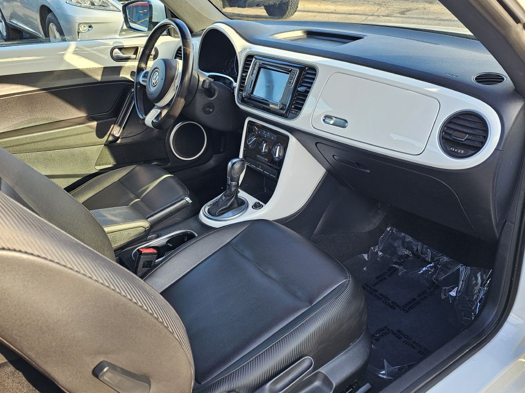 2017 Volkswagen Beetle Image 16