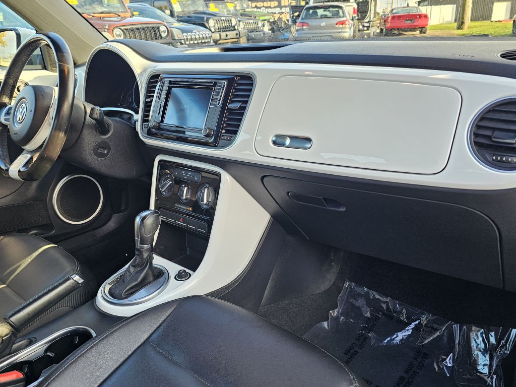 2017 Volkswagen Beetle Image 17