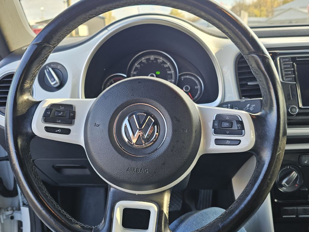 2017 Volkswagen Beetle Image 19