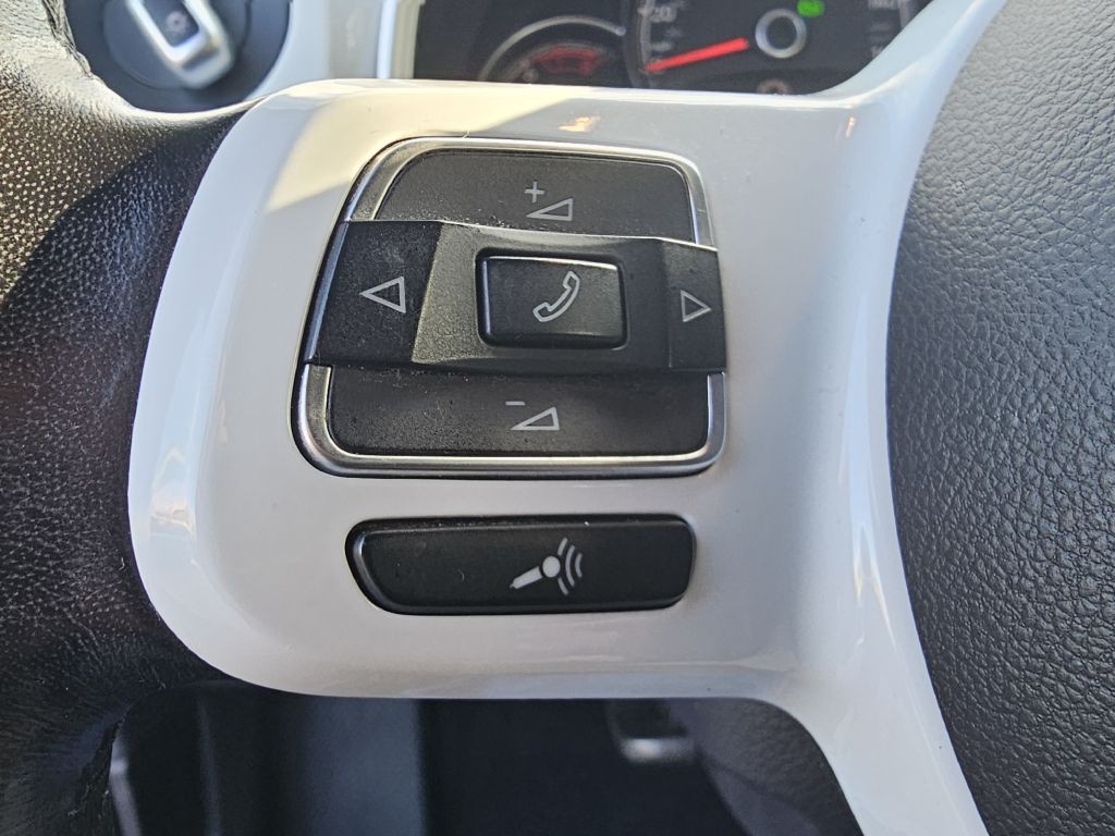 2017 Volkswagen Beetle Image 20