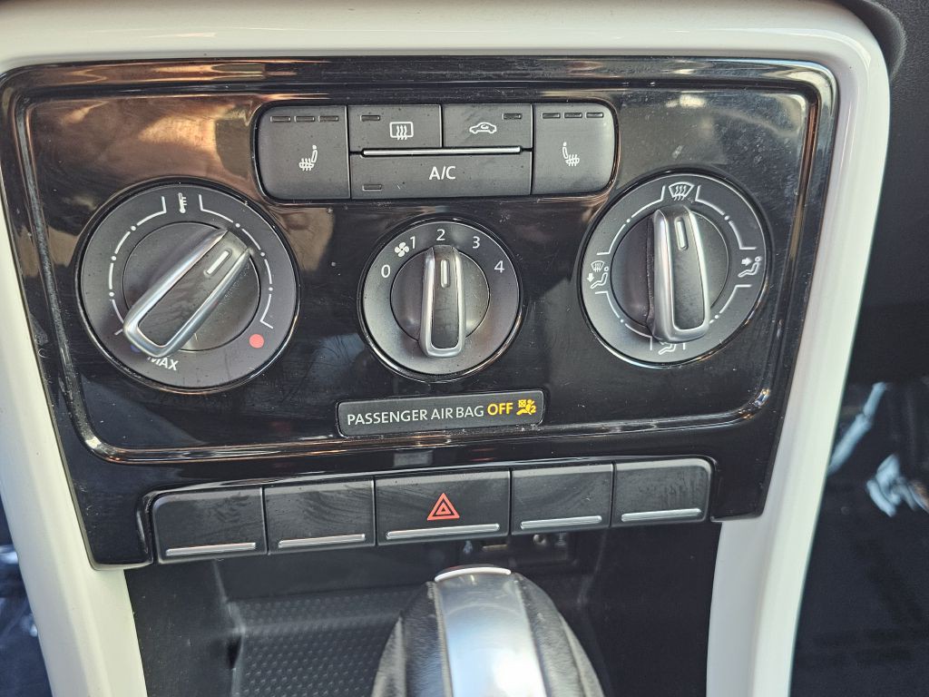 2017 Volkswagen Beetle Image 23