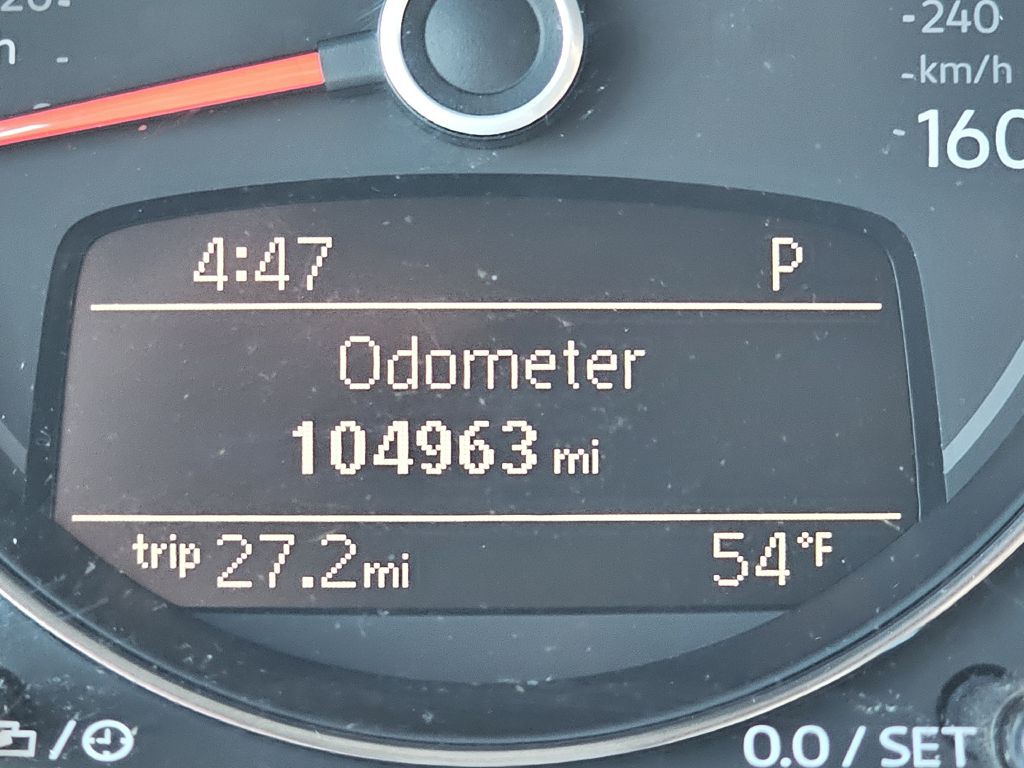 2017 Volkswagen Beetle Image 32