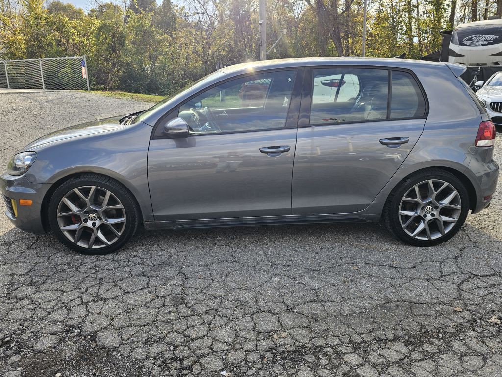 2013 Volkswagen GTI Image 2