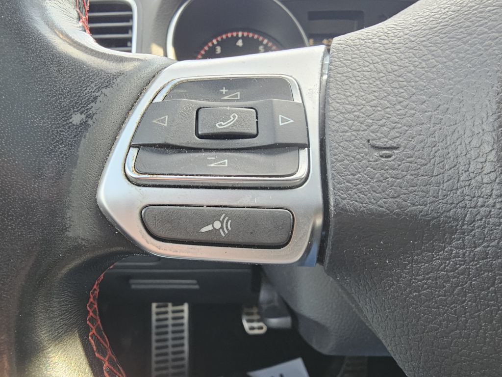 2013 Volkswagen GTI Image 21