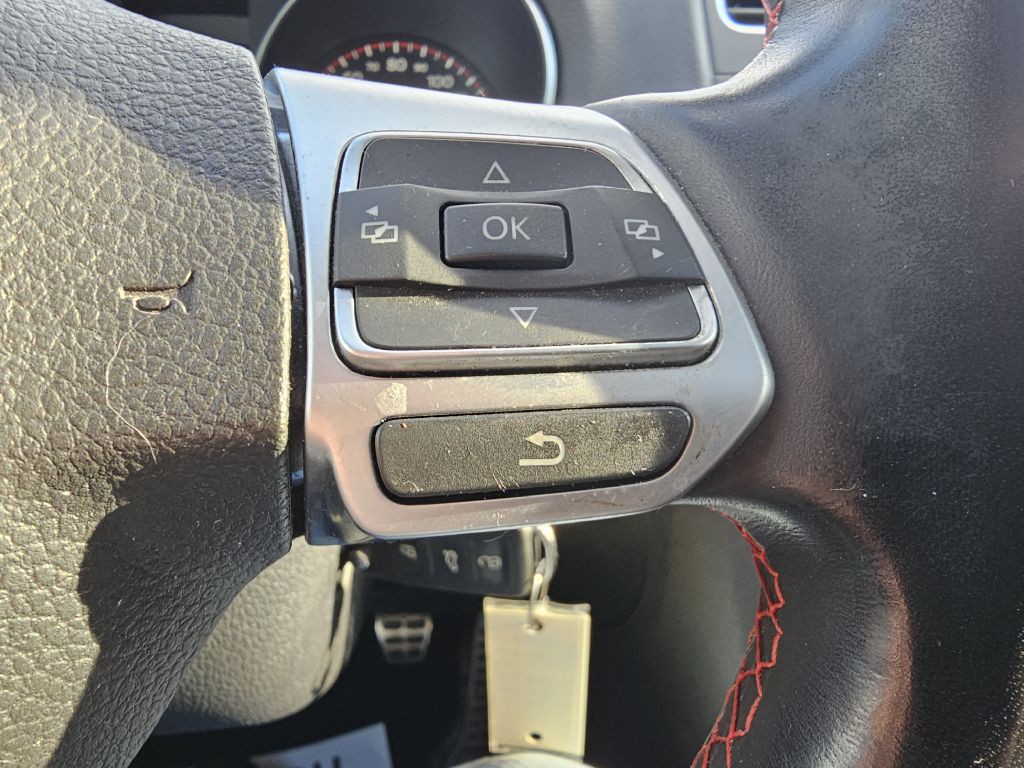 2013 Volkswagen GTI Image 22