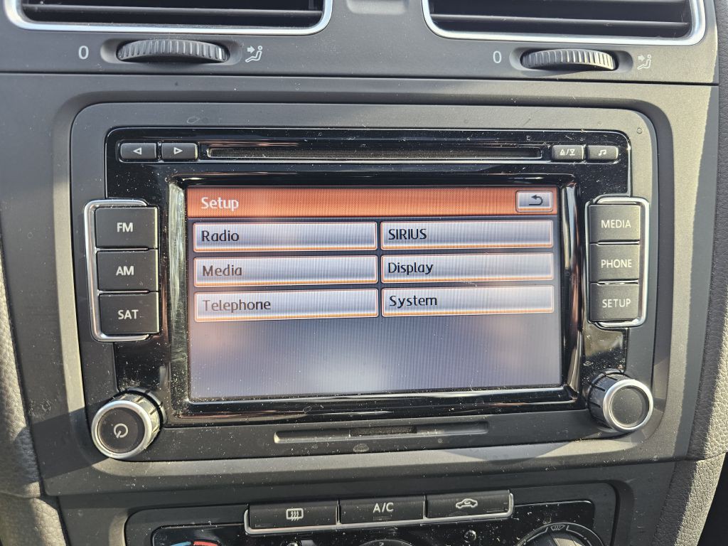 2013 Volkswagen GTI Image 24