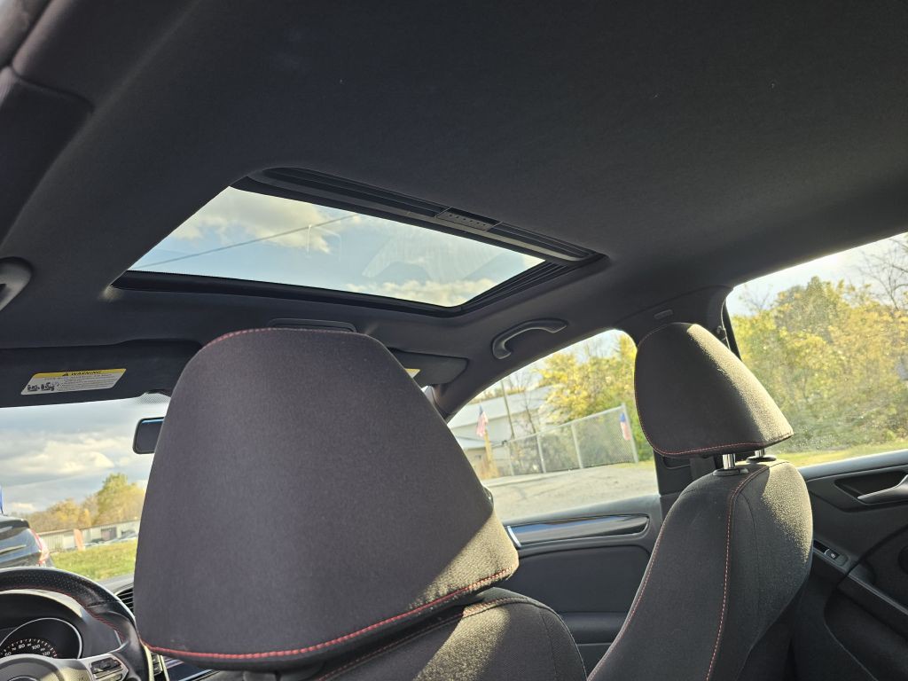 2013 Volkswagen GTI Image 27