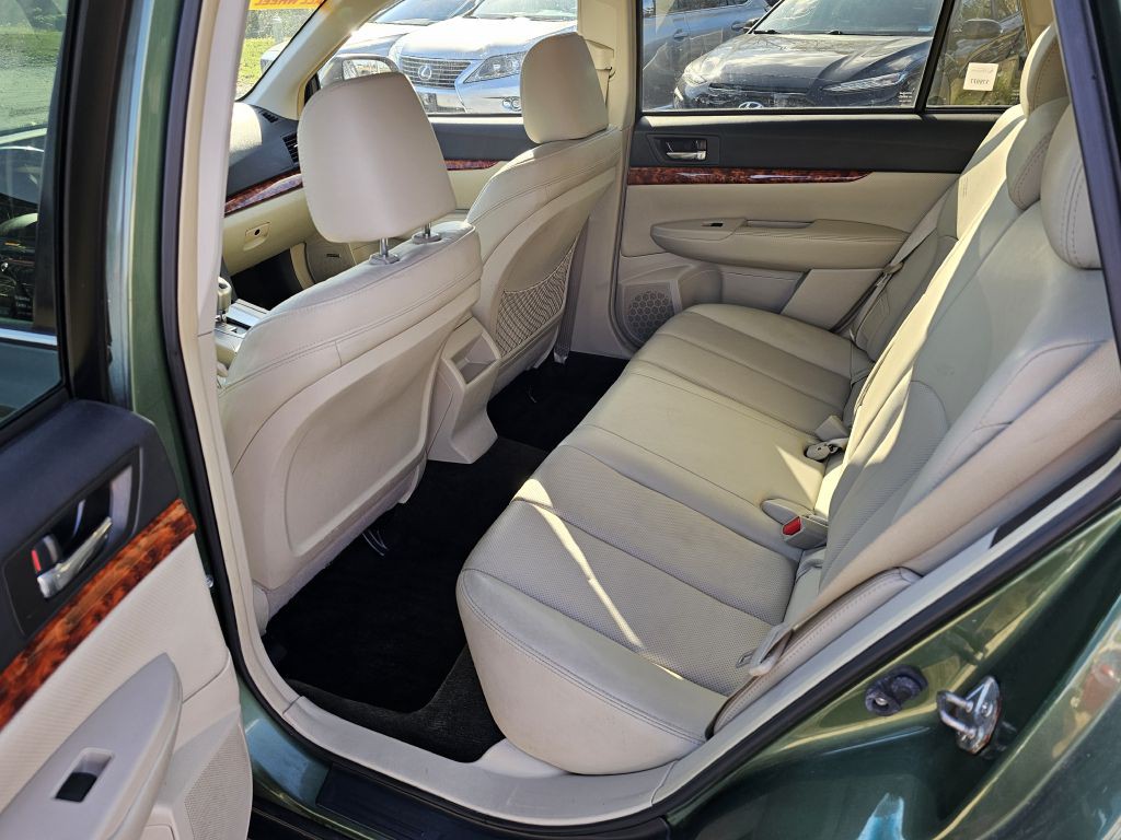 2012 Subaru Outback Image 13